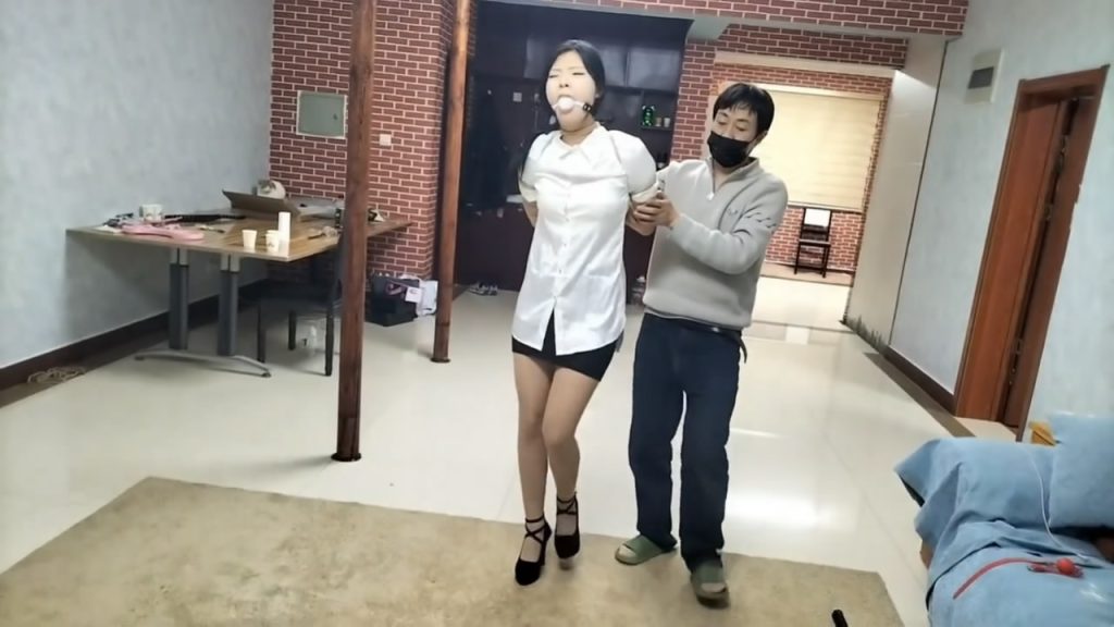 精致原创 定拍毒贩小蛇上-逍遥自在