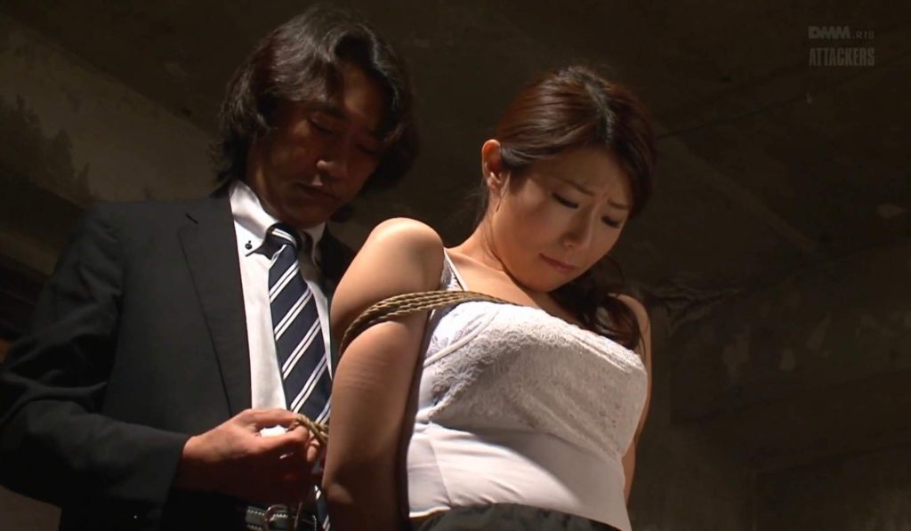 【日韩绳艺】私人爱奴麻绳紧缚美人团地妻之爱的奴役觉醒-逍遥自在