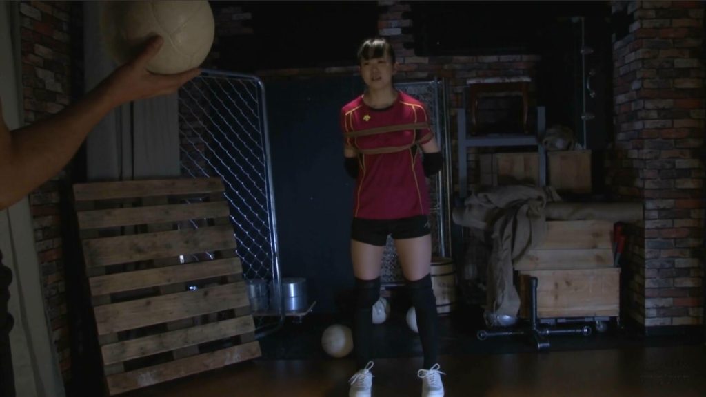 【日韩绳艺】麻绳紧缚暴虐牧化家畜露出的奴隶女M排球运动员-逍遥自在