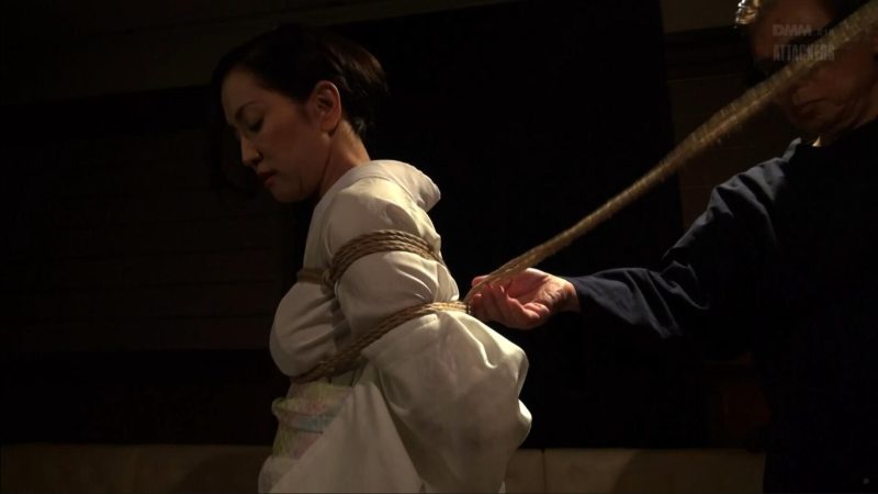 【日韩绳艺】黑暗中的麻绳紧缚部屋束缚制服少妇奴隶调教责罚 2-逍遥自在