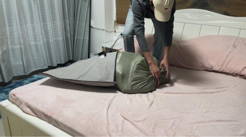 金垚 紫色最有障味，包臀裙驷马蒙眼放置，行李袋麻袋挣扎-逍遥自在