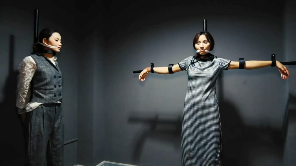 胜景影视 黎明前的黑暗 下集 女特务队两名女潜伏者老虎凳鞭打固定罚站最后拉出野外-逍遥自在