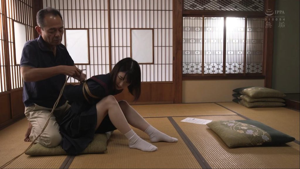 【日韩绳艺】完全KB紧缚调教中出的制服美少女监禁饲养-逍遥自在