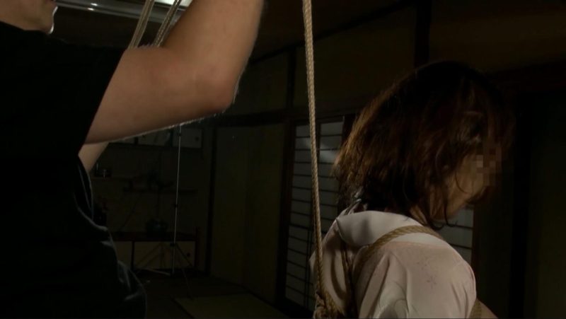 【日韩绳艺】SM写真馆紧缚扩张奴隶妻子空中折槛责罚-逍遥自在