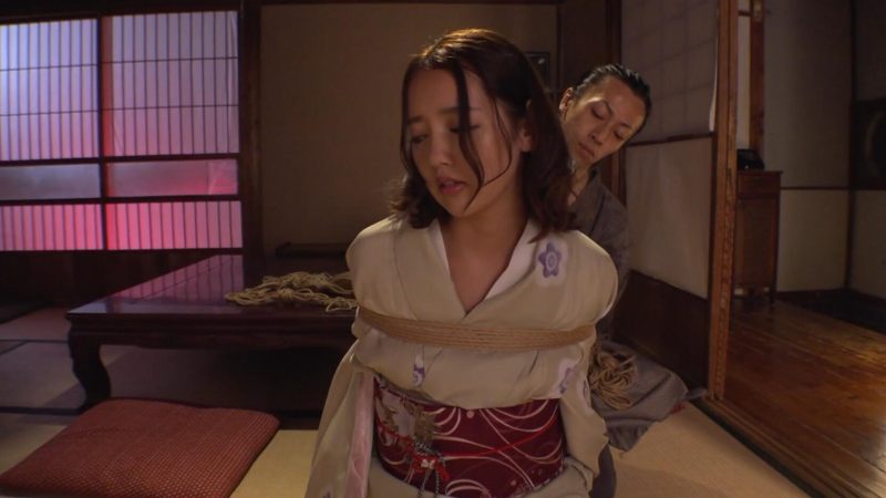 【日韩绳艺】麻绳紧缚年轻堕落妻子的苦痛耻辱绝望快乐-逍遥自在