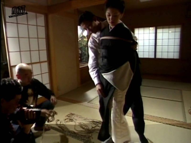 【日韩绳艺】紧缚展示面前的寡妇VS纯白芭蕾舞娘VS铁笼囚禁毒蛇蜘蛛五毒女-逍遥自在