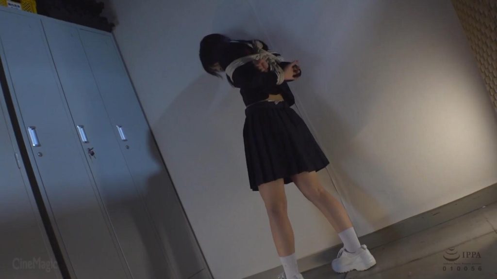 【日韩绳艺】着衣紧缚拘束DID挣扎扭动美少女囚禁耻辱蠢蠢欲动的奴隶少女心-逍遥自在