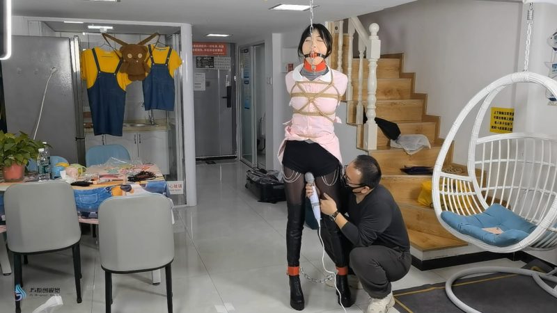 【JS】【欣妍】《诊所风波》护士因没穿工鞋而引发的一场风波/口球堵嘴/直臂捆绑/皮质脚铐/棒棒刺激-逍遥自在