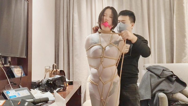 忧郁的笨鸟 睡衣女孩的全包龟甲挣扎-逍遥自在