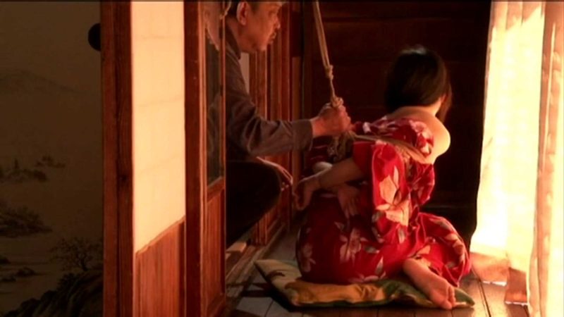 【日韩绳艺】老雪村绳缚师深夜麻绳紧缚妖艳人妻绳欲绝望之中的调教折磨-逍遥自在