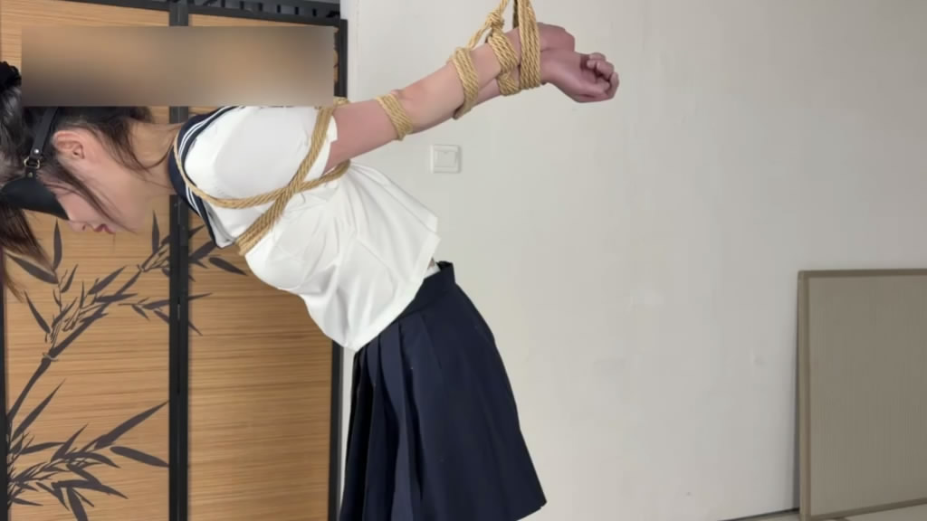 【YM出品】《水手白丝直臂加日式反绑折腿半悬吊120》-逍遥自在