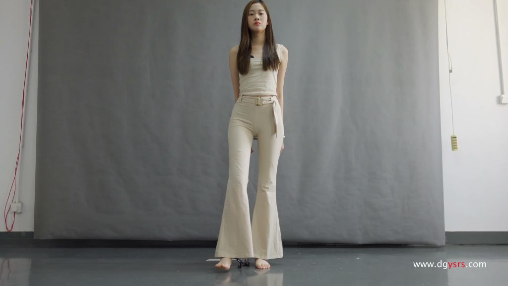 艺束人生 模特茜茜镣铐监禁生活-逍遥自在