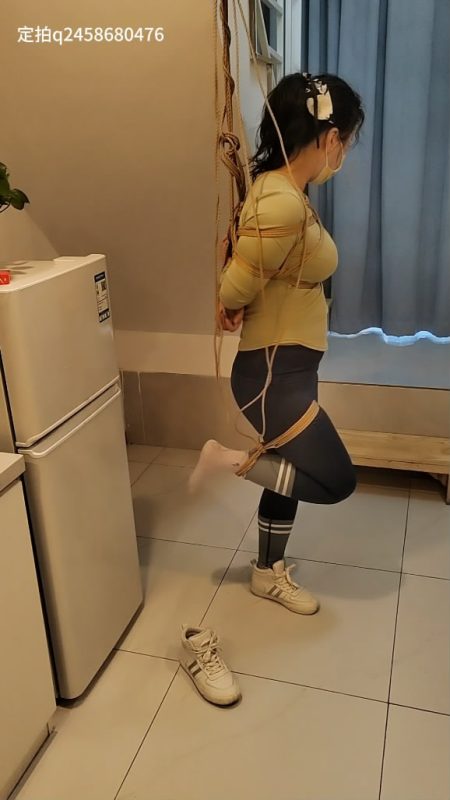 忧郁的笨鸟 大胸梅丽的紧缚放置逃脱-逍遥自在