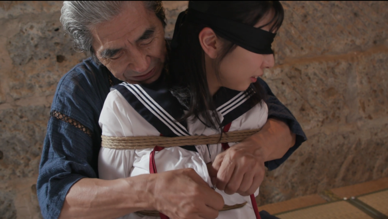 【日韩绳艺】鬼畜祖父监禁饲养麻绳紧缚制服女子校生羞耻侮辱热烛鞭责狂热的邂逅-逍遥自在