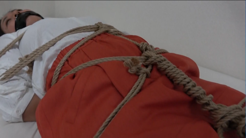 【日韩绳艺】完全囚禁监禁紧缚束缚放置挣扎陷入危机的美少女-逍遥自在