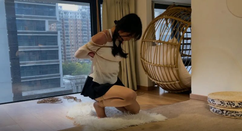 奥特曼 绳艺日常：新认识的小娜妹妹，初次体验被绑，挣扎到崩溃-逍遥自在