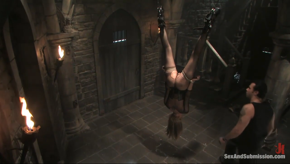 【欧美绳艺】牢房中训练激发女人的奴性-逍遥自在