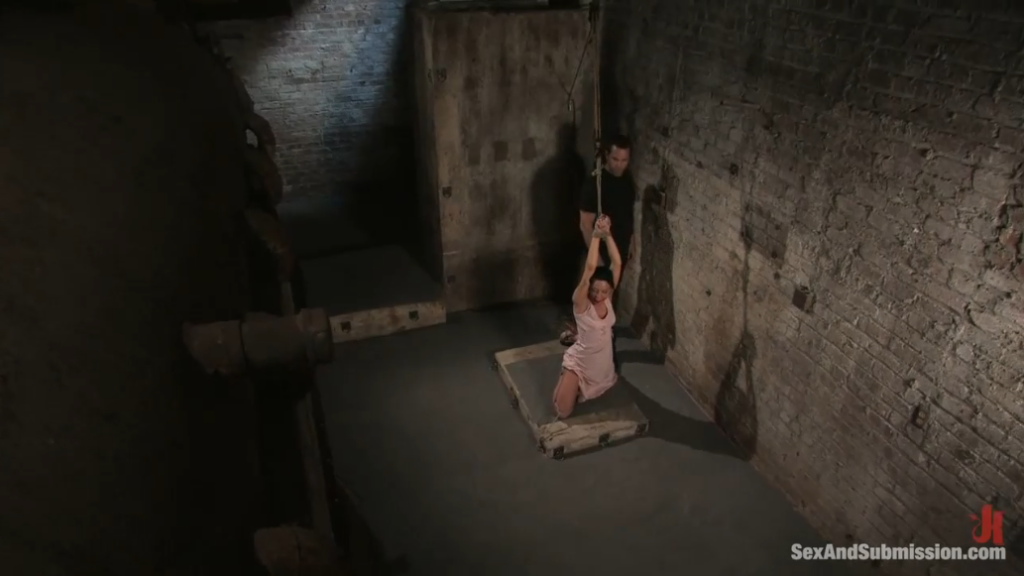 【欧美绳艺】彻底沦落为玩物的奴隶女子-逍遥自在