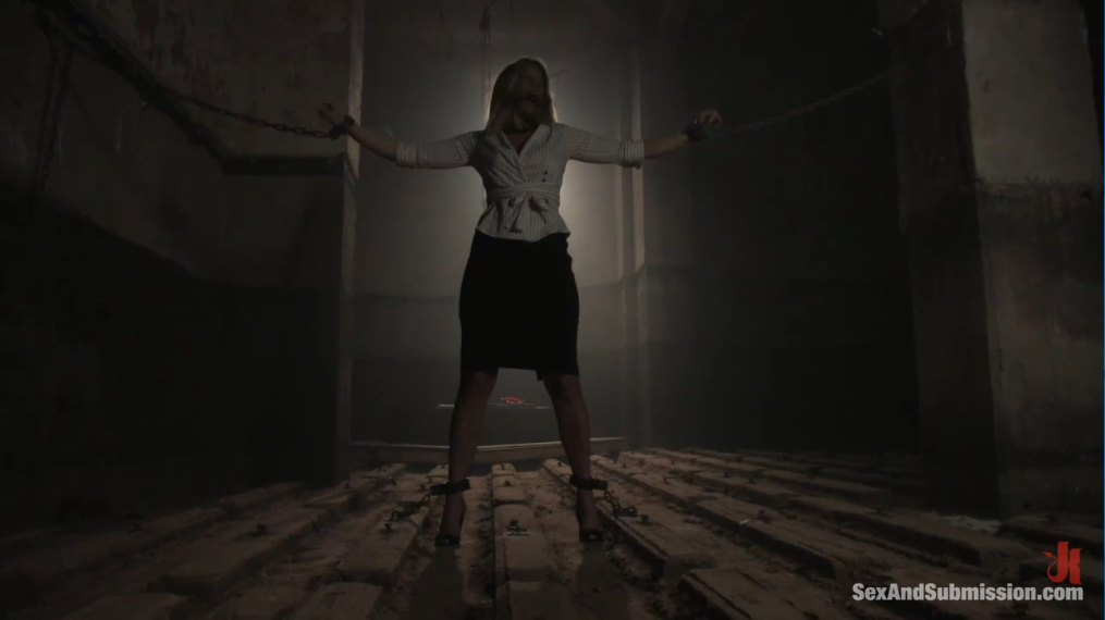 【欧美绳艺】冲洗女人身体享受被虐的喜悦-逍遥自在