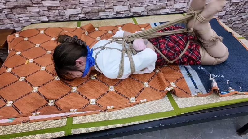 HD飞天 希希脱缚抢金条-逍遥自在