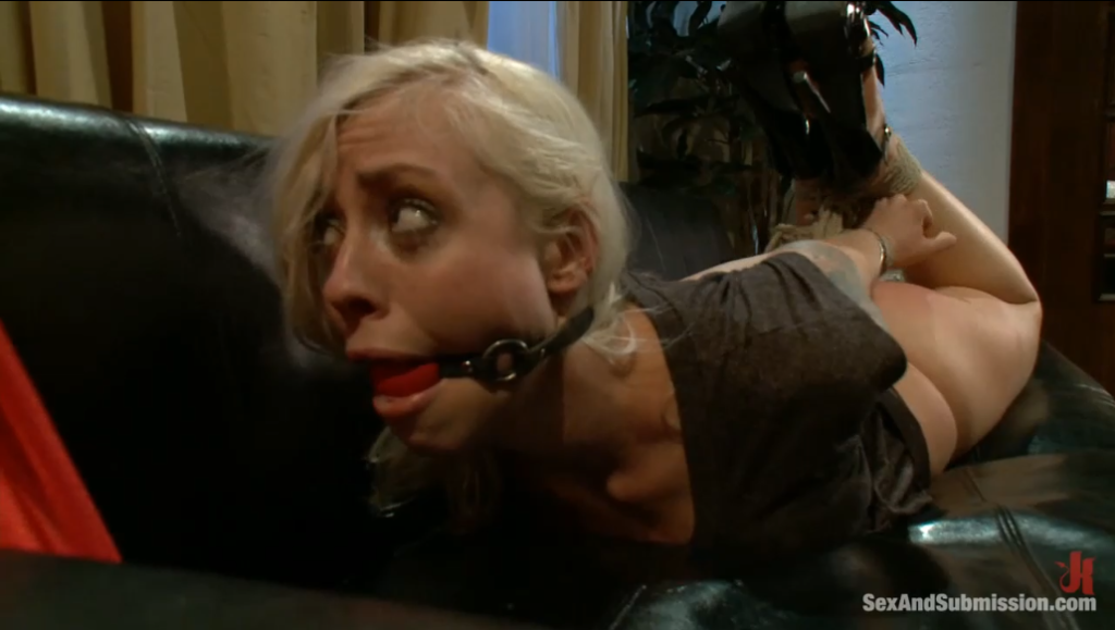 【欧美绳艺】激怒丈夫的妻子与野女双双沦为奴隶-逍遥自在