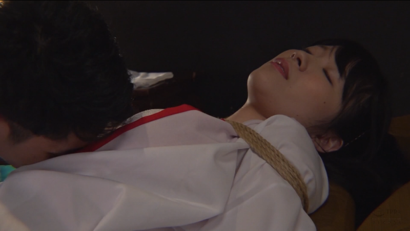 【日韩绳艺】《女同系列》女女坠入绳地狱巨乳巫女神殿木马责罚-逍遥自在