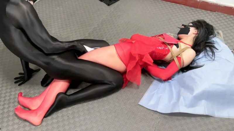 【傲嫣强制地狱】紧缚肉货喜庆红色小恶魔+红丝油亮+红色手丝全身团缚强制挣扎强制GC-逍遥自在