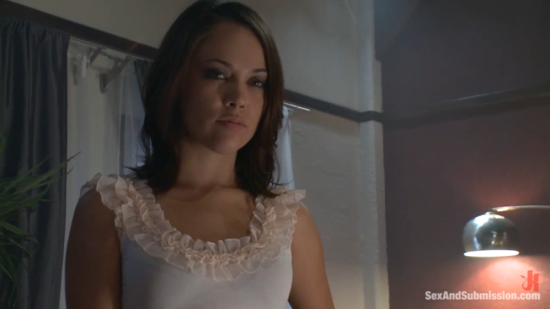 【欧美绳艺】被偷拍隐私反遭受威胁奉献自己的女人-逍遥自在