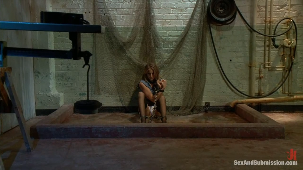 【欧美绳艺】地牢囚禁惨遭束缚调教折磨的母畜-逍遥自在