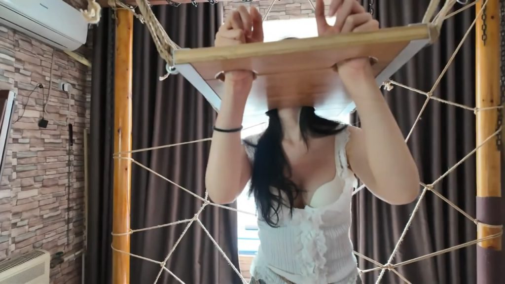 003038jhsgysste5zni7gy