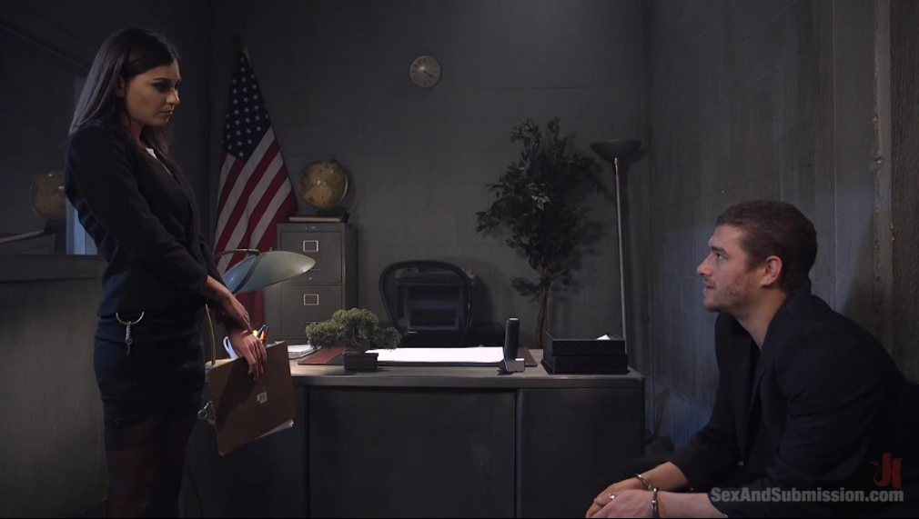 【欧美绳艺】傲慢女长官轻视危险男人的惨痛代价-逍遥自在