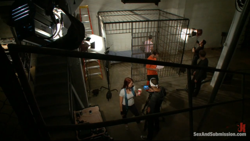 【欧美绳艺】拍摄结束下班后的羞辱责罚-逍遥自在