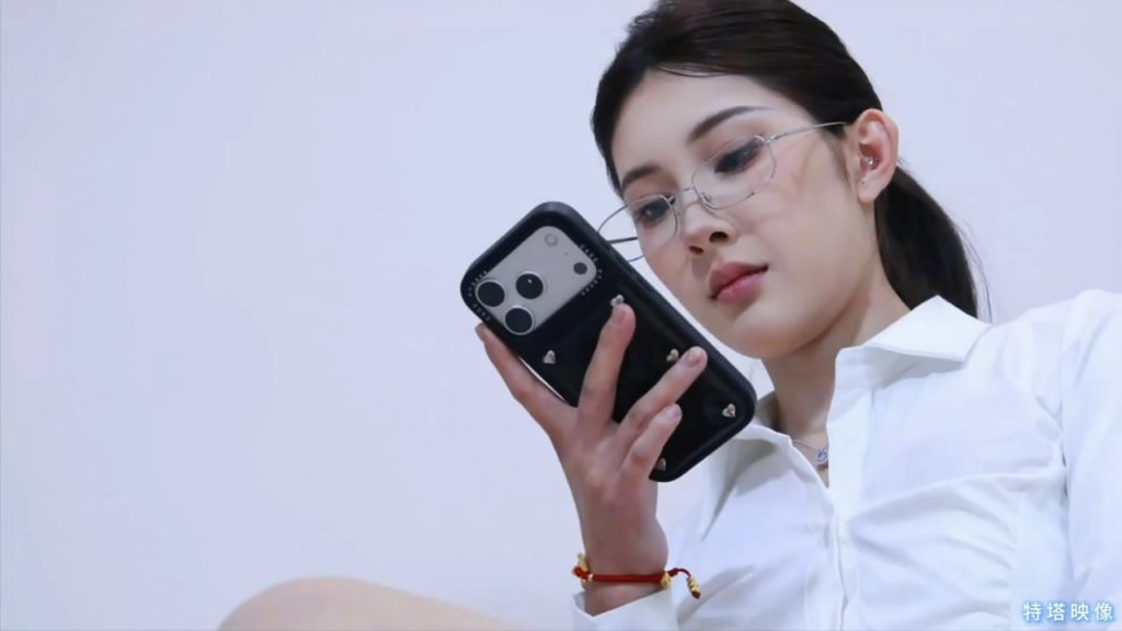 105919vnaknrlysuns2nau