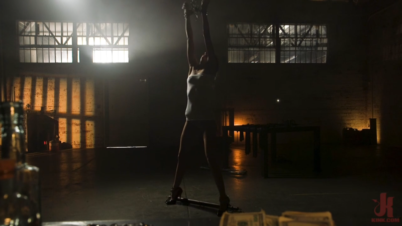 【欧美绳艺】惨遭囚禁仓库饱受羞辱痛苦折磨的女M-逍遥自在