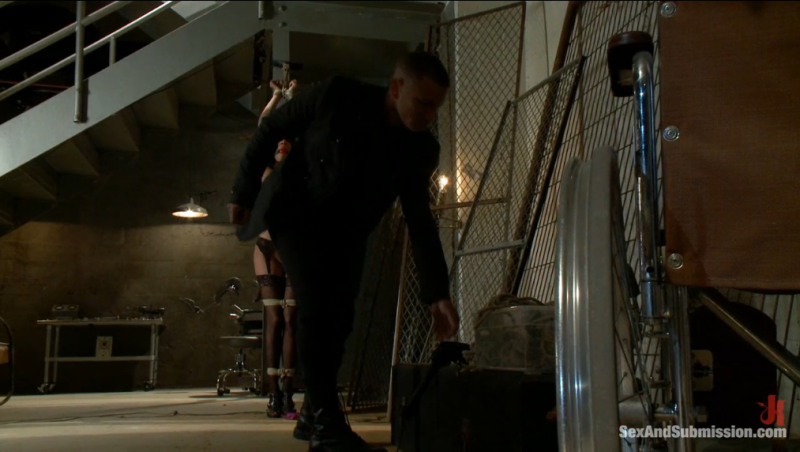 【欧美绳艺】找错目标反而送上门的下贱蹄子-逍遥自在