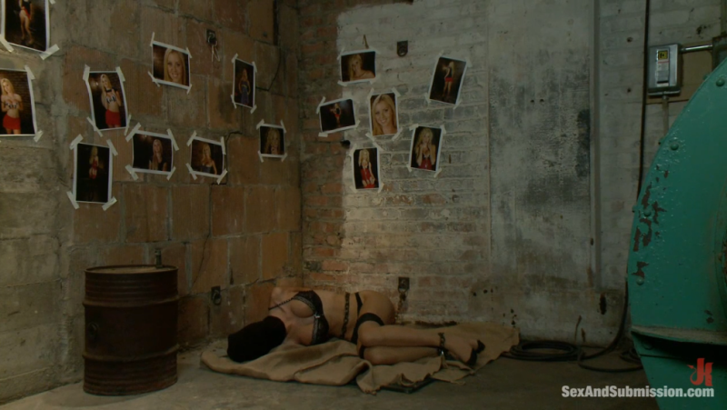 【欧美绳艺】惨遭捆绑束缚痛苦折磨的女孩-逍遥自在