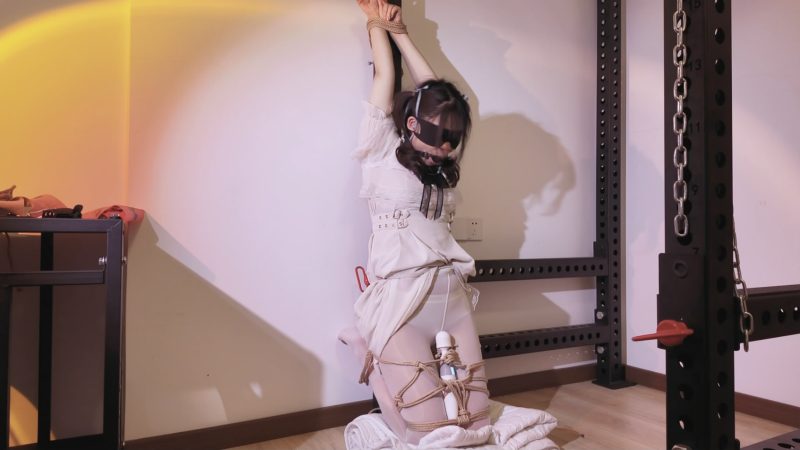 [海砂] 《萝莉女奴脱缚挑战》-海砂— 观音 白丝踮脚 勒脖吊缚挣脱挑战 失败后被放置强高-逍遥自在