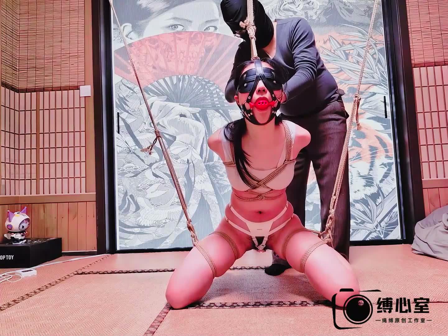 【缚心室】172美女的裸腿吊缚，啵啵贝超长时间刺激，超绝反应，修长美腿无处安放，只能不停地挣扎摇摆，秒C模式-逍遥自在