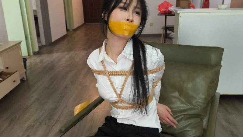 【禾一定拍】（私人订制)微剧情《女销售的自救》独居女被捆绑紧缚艰难自救 超有感觉-逍遥自在