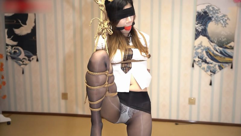 【悦感日记】新模小呆鱼多种紧缚姿势调教|马具口枷|超大直径口球|筋膜枪|电击棒|SP|TK|超多看点-逍遥自在