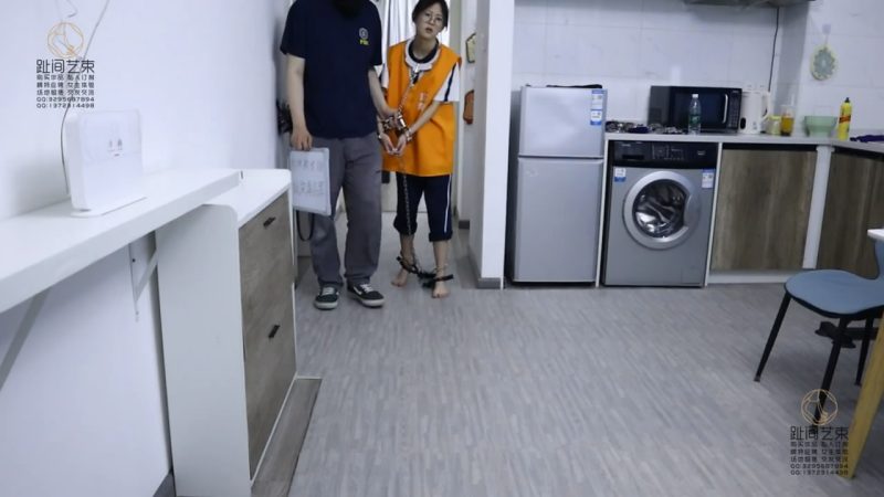 趾间艺束工作室 小太妹小鹿贩卖藏毒私烟被捕 审讯-逍遥自在