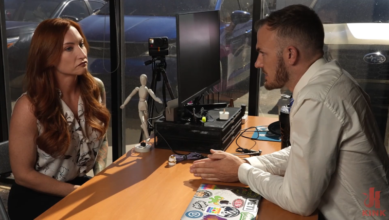 【欧美绳艺】女子被诱骗至秘密刑房中遭受羞辱调教-逍遥自在