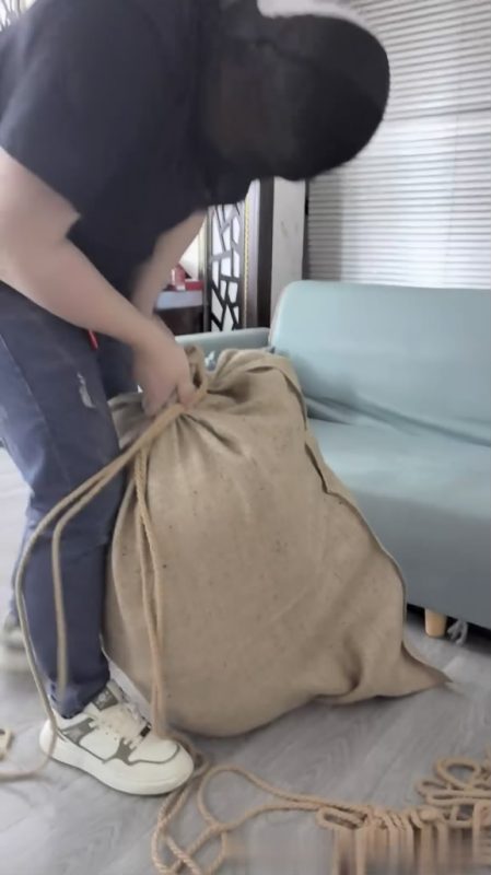 子墨 订拍 《变态女教师与她的猥琐学生》捆绑 口球 滴蜡 装麻袋-逍遥自在