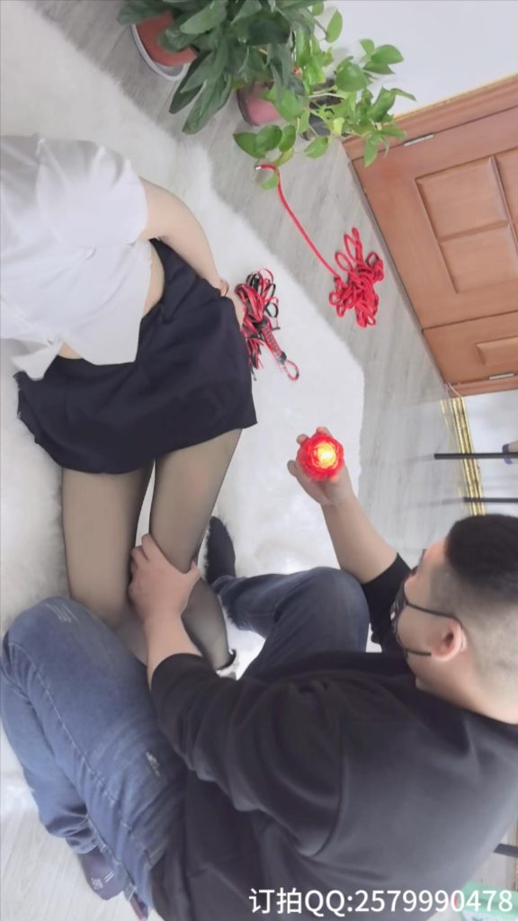 栖月 订拍转公映《傲娇女白领与猥琐男保洁》女神OL短裙丝袜紧缚-逍遥自在