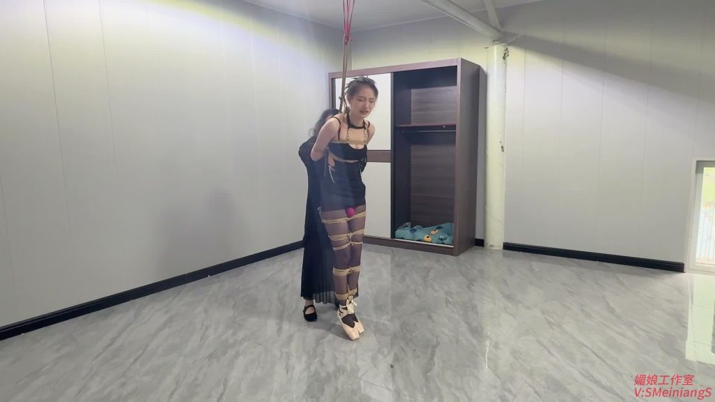 媚娘工作室 足尖调教 虐足极限后手观音-逍遥自在