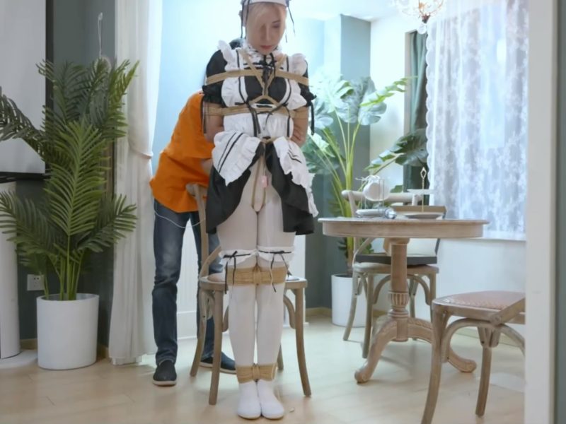 【红鲤鱼公映OG-015】小發早期白丝体操服+白丝女仆装紧缚震动-逍遥自在