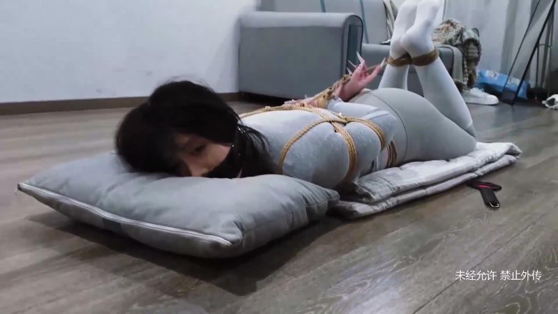 禾一原创 微剧情 美女家教变绳奴 美女老师关关上门教课 被变态学生迷晕紧缚-逍遥自在