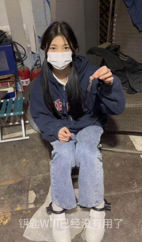 布莱恩原创 18岁高中女生焊死脚镣-电焊死镣的两天体验 下-逍遥自在