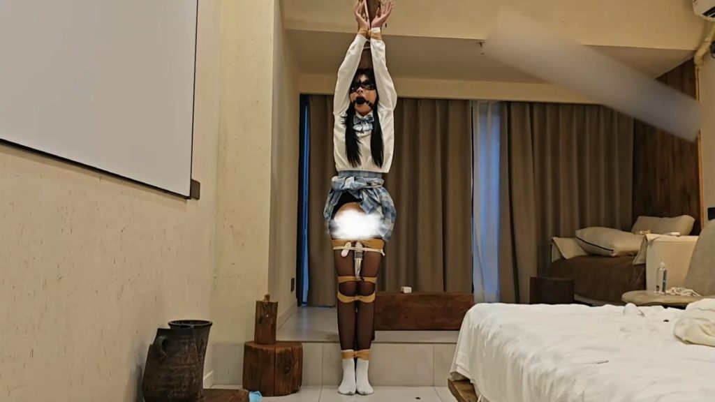 【欢乐谷原创】在校女大体验极限垫脚吊和大型跑基终极体验-逍遥自在