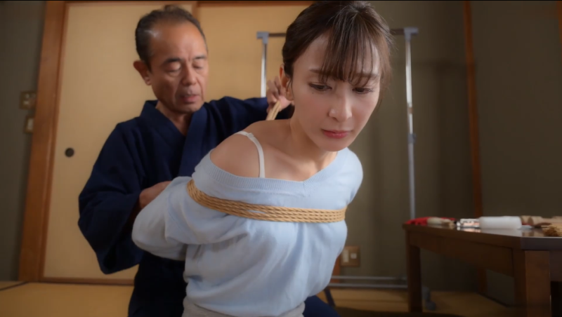 【日韩绳艺】紧缚教媳系列之发现养父行为遭受麻绳驯服饲育数日养成淫猥奴隶的人妻-逍遥自在